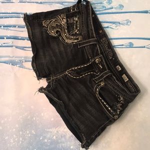 Size 26 Black/Grey Miss Me Shorts-Size 26🖤